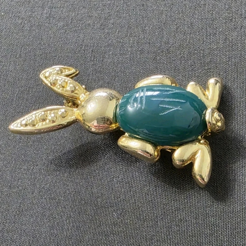 Estate - Gold Tone - Rabbit/Bunny - Vintage Brooch - Item 262 - Picture 2 of 4